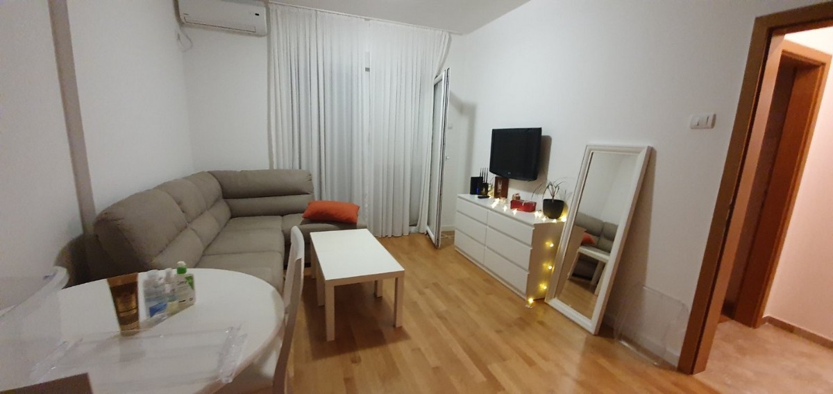 Izdaje se jednosoban stan kod Jolly apartmana, Budva 